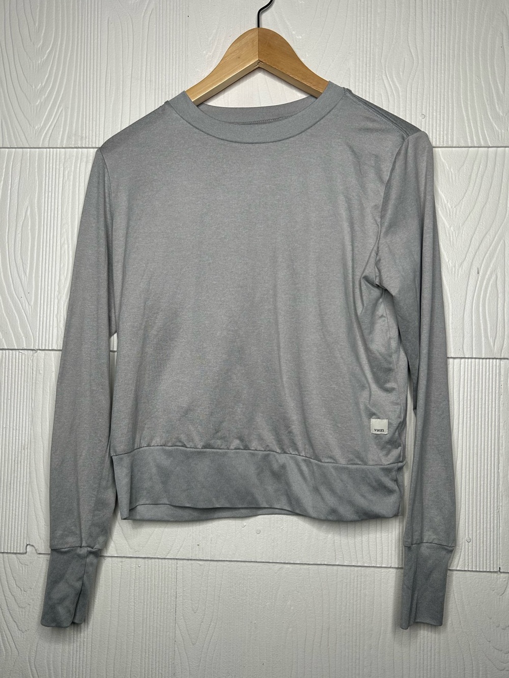Vuori Long Sleeve Tee in Light Gray